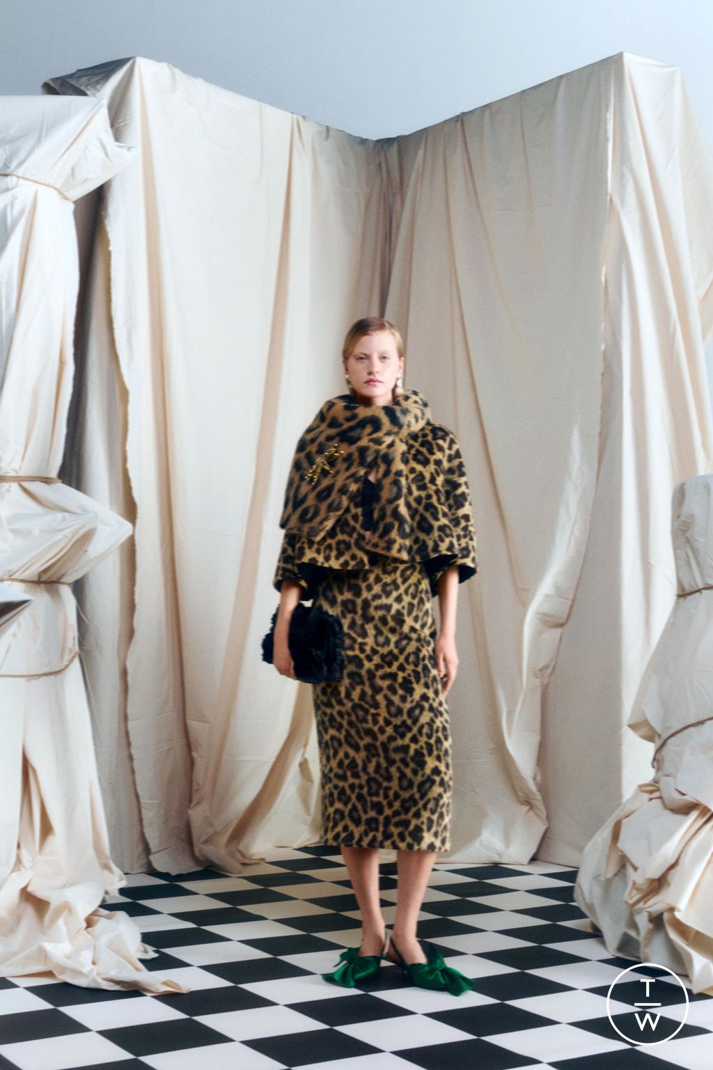 Fashion Week London Resort 2024 look 4 from the Erdem collection 女装