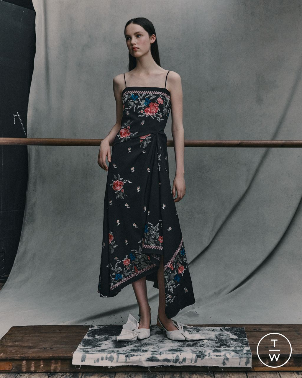 Fashion Week London Resort 2026 look 14 from the Erdem collection 女装