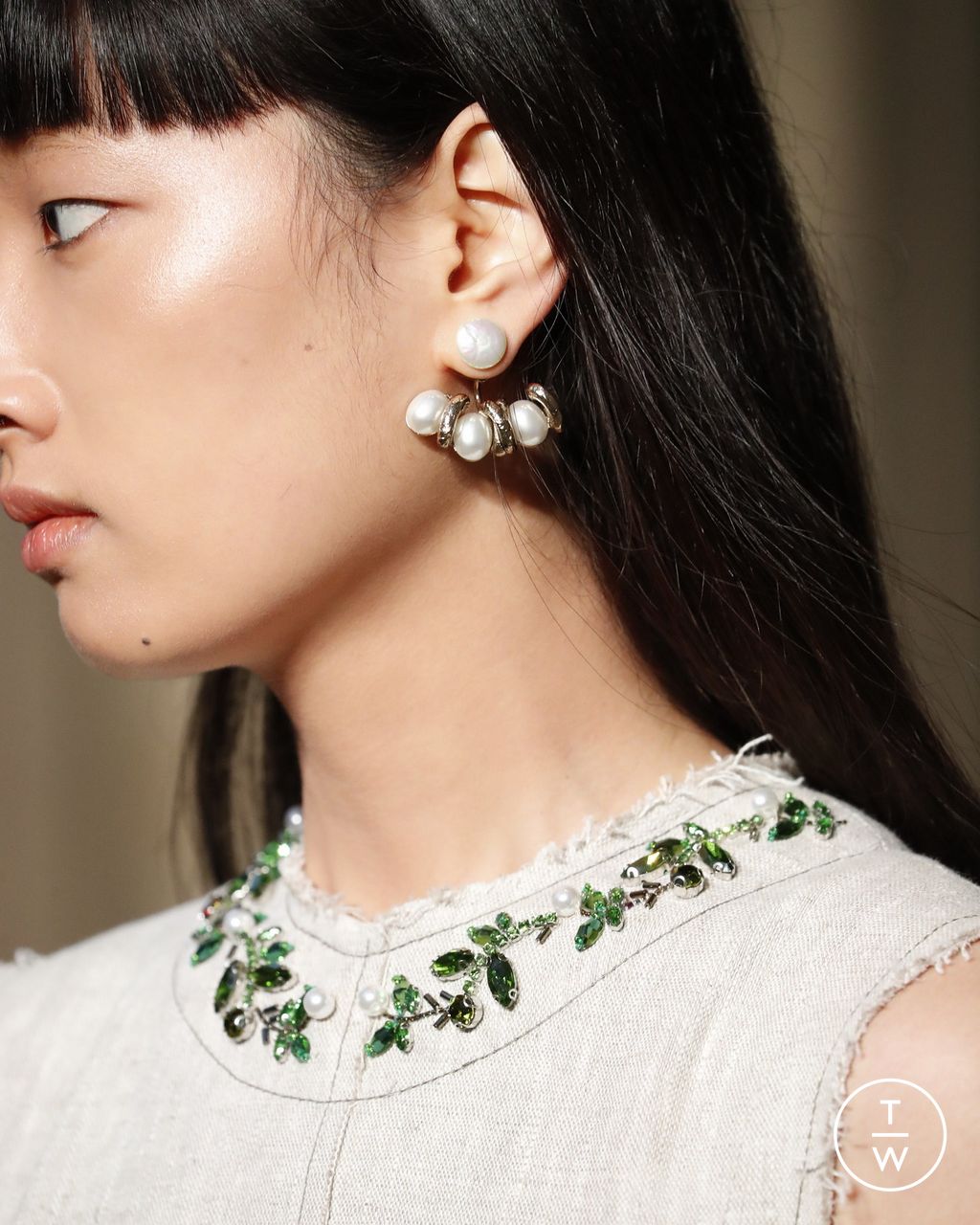 Fashion Week London Spring/Summer 2023 look 13 from the Erdem collection 女装配饰