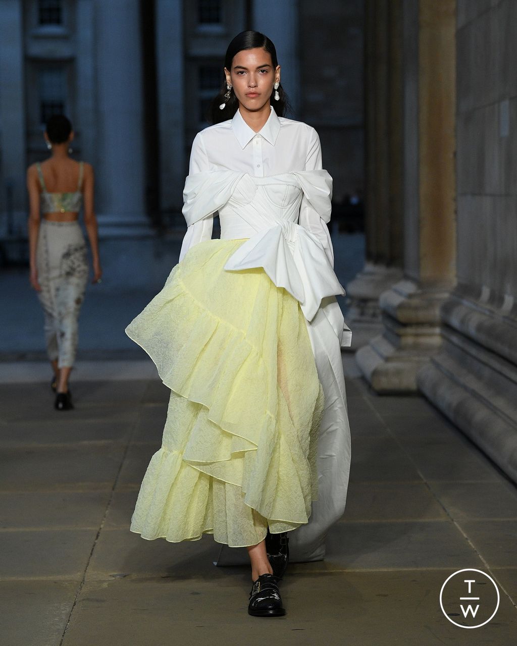 Fashion Week London Spring/Summer 2023 look 14 from the Erdem collection womenswear