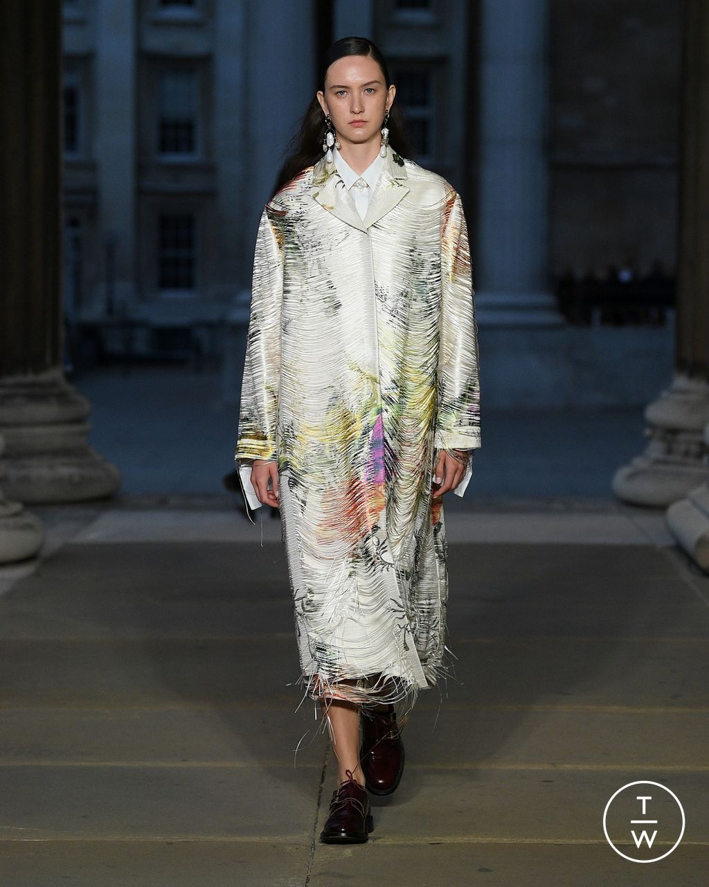Fashion Week London Spring/Summer 2023 look 20 de la collection Erdem womenswear