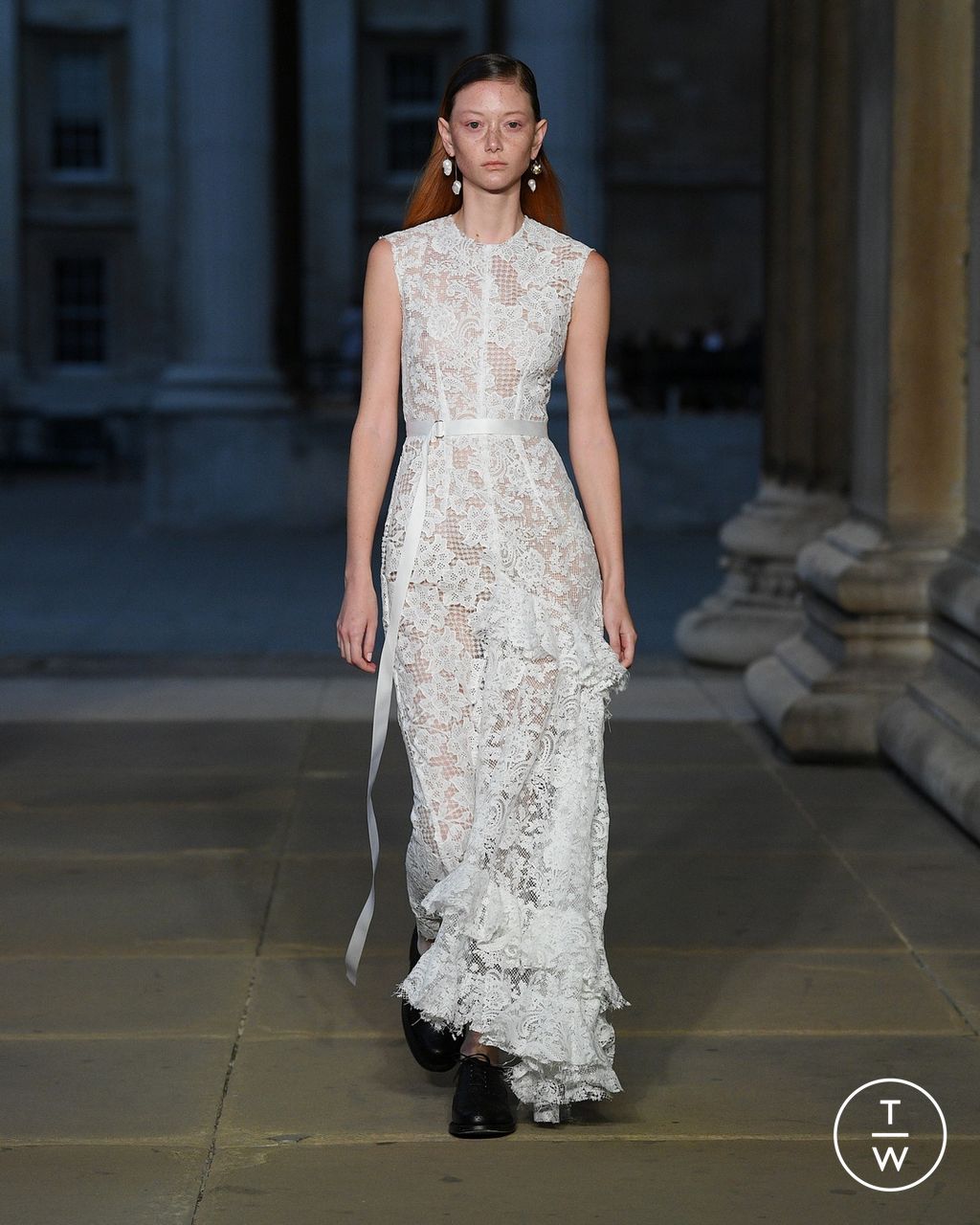 Fashion Week London Spring/Summer 2023 look 25 from the Erdem collection 女装