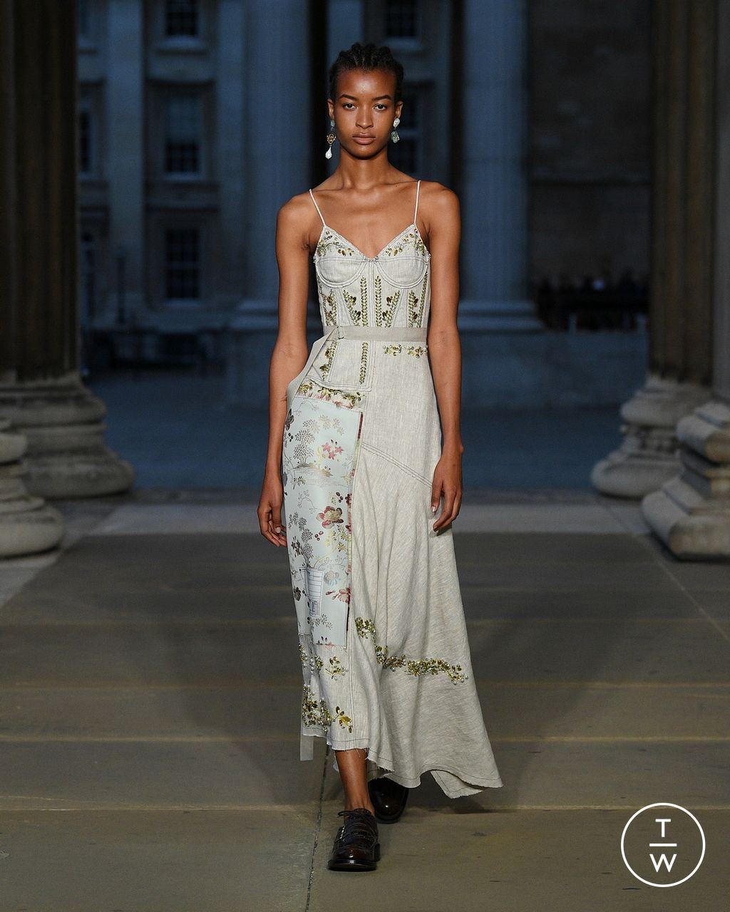 Fashion Week London Spring/Summer 2023 look 27 de la collection Erdem womenswear