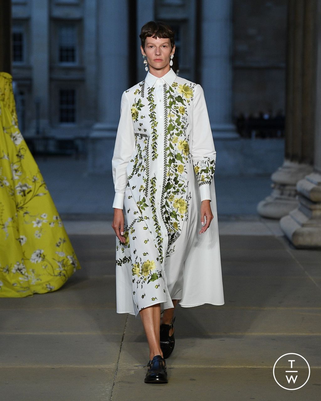 Fashion Week London Spring/Summer 2023 look 8 from the Erdem collection womenswear
