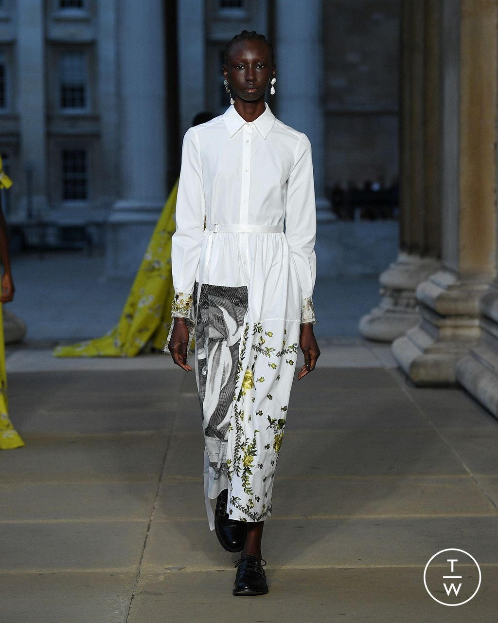 Fashion Week London Spring/Summer 2023 look 9 from the Erdem collection 女装