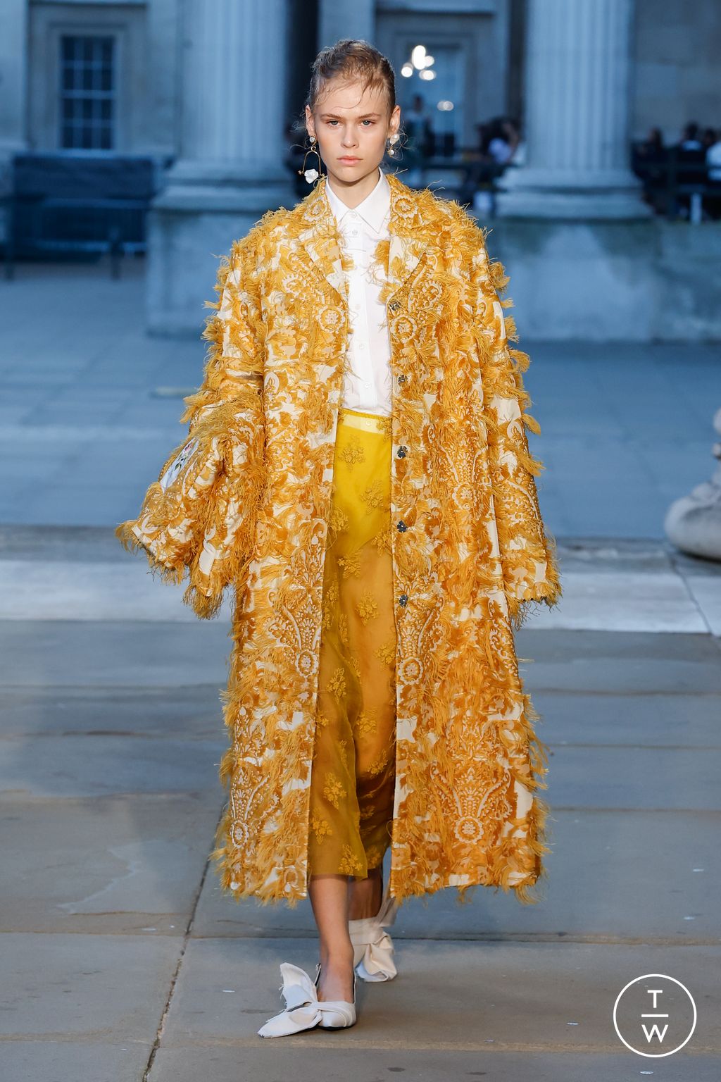 Fashion Week London Spring/Summer 2024 look 7 de la collection Erdem womenswear