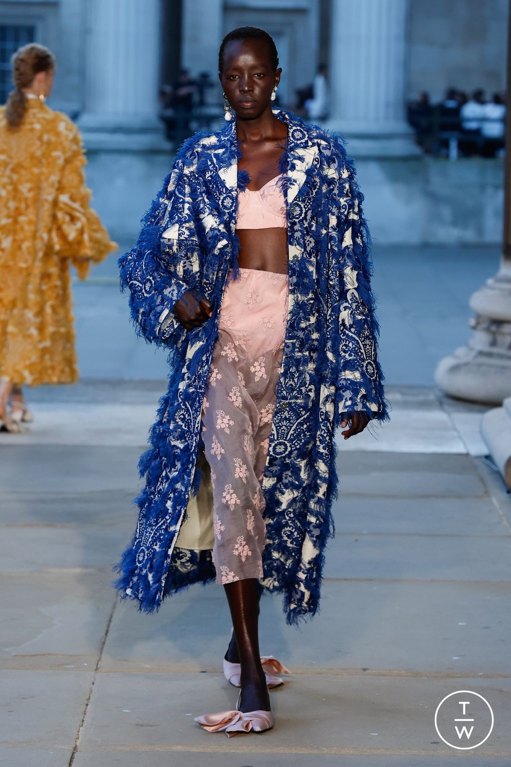 Fashion Week London Spring/Summer 2024 look 9 from the Erdem collection womenswear