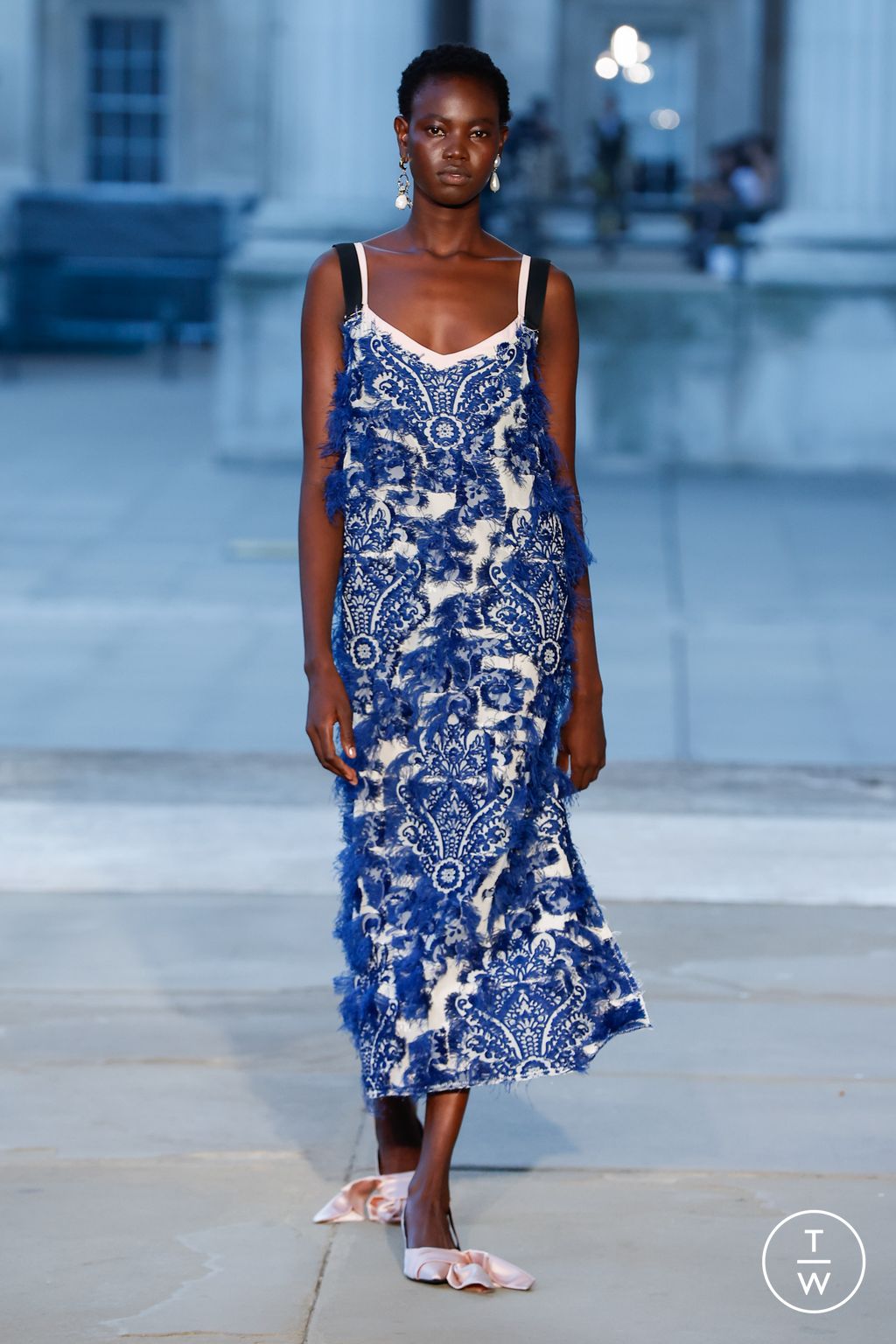 Fashion Week London Spring/Summer 2024 look 11 from the Erdem collection womenswear