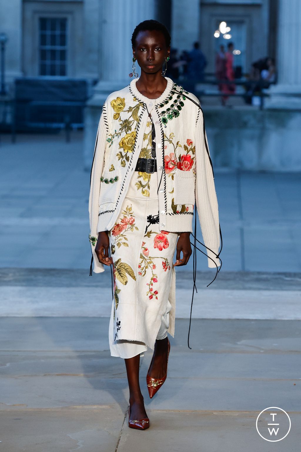 Fashion Week London Spring/Summer 2024 look 19 from the Erdem collection womenswear