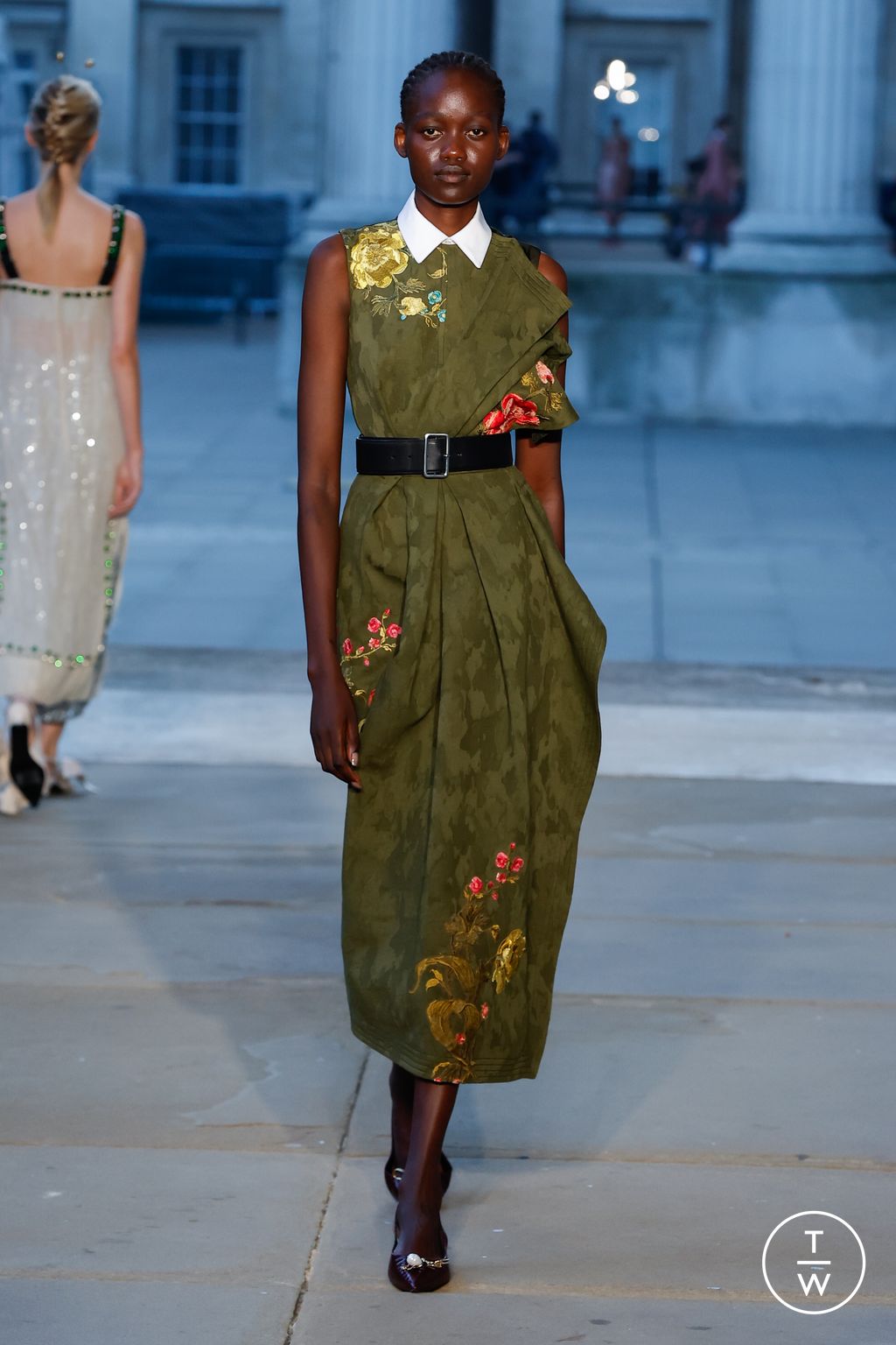 Fashion Week London Spring/Summer 2024 look 20 from the Erdem collection womenswear