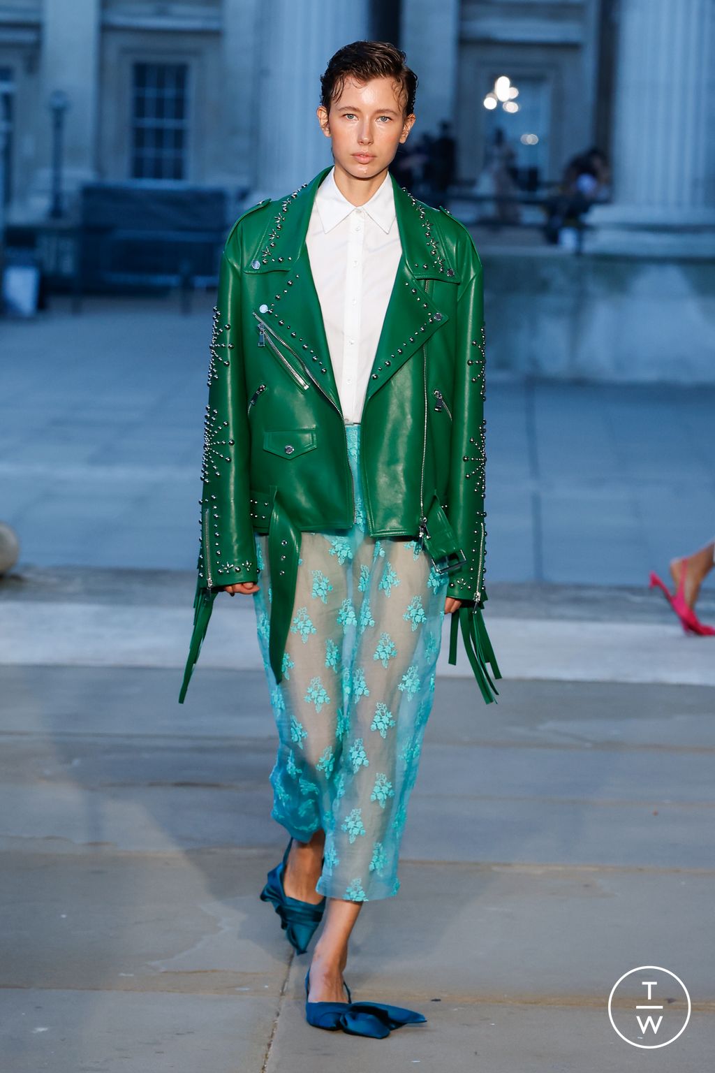 Fashion Week London Spring/Summer 2024 look 32 from the Erdem collection womenswear