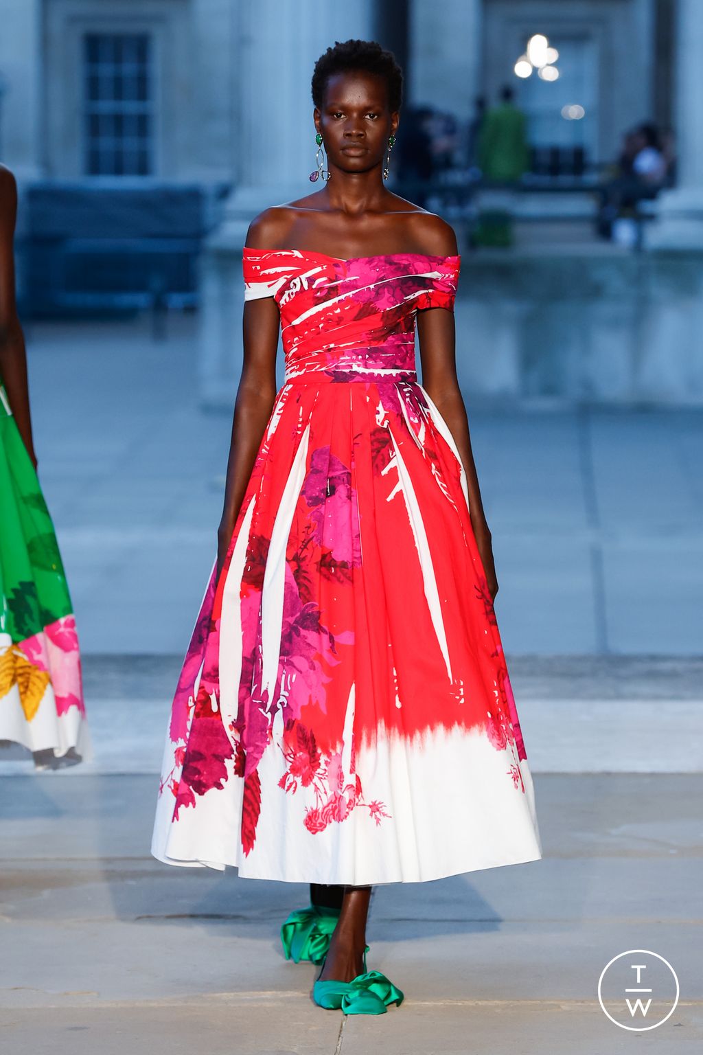 Fashion Week London Spring/Summer 2024 look 35 from the Erdem collection 女装