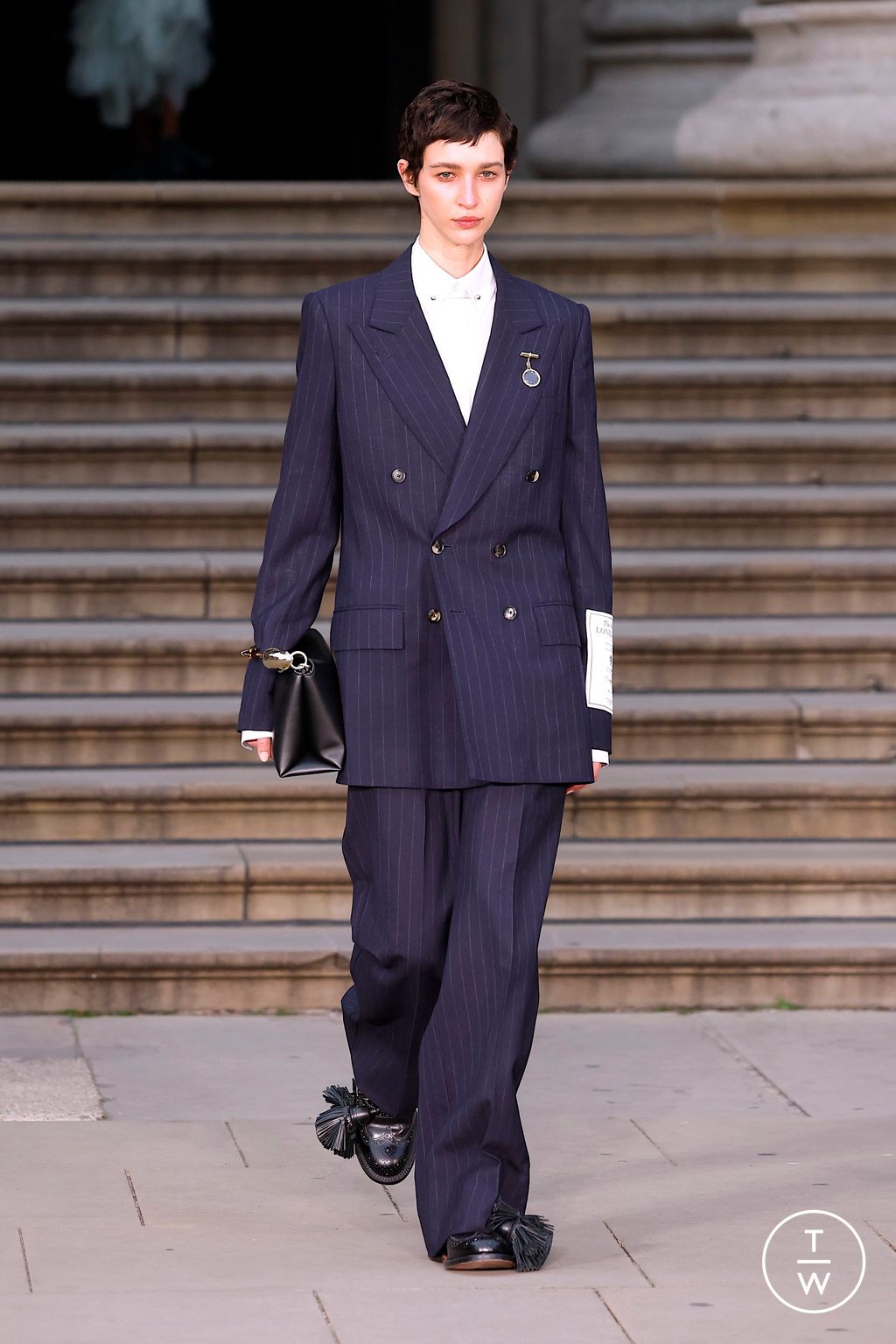 Fashion Week London Spring/Summer 2025 look 1 de la collection Erdem womenswear