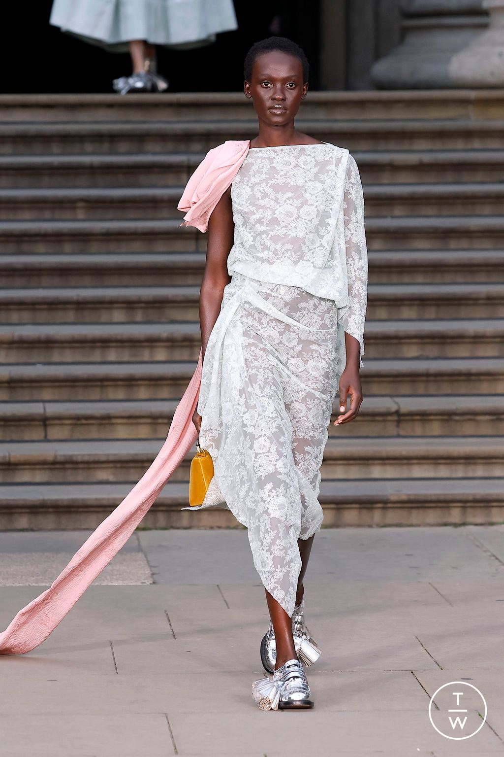 Fashion Week London Spring-Summer 2025 look 8 from the Erdem collection womenswear