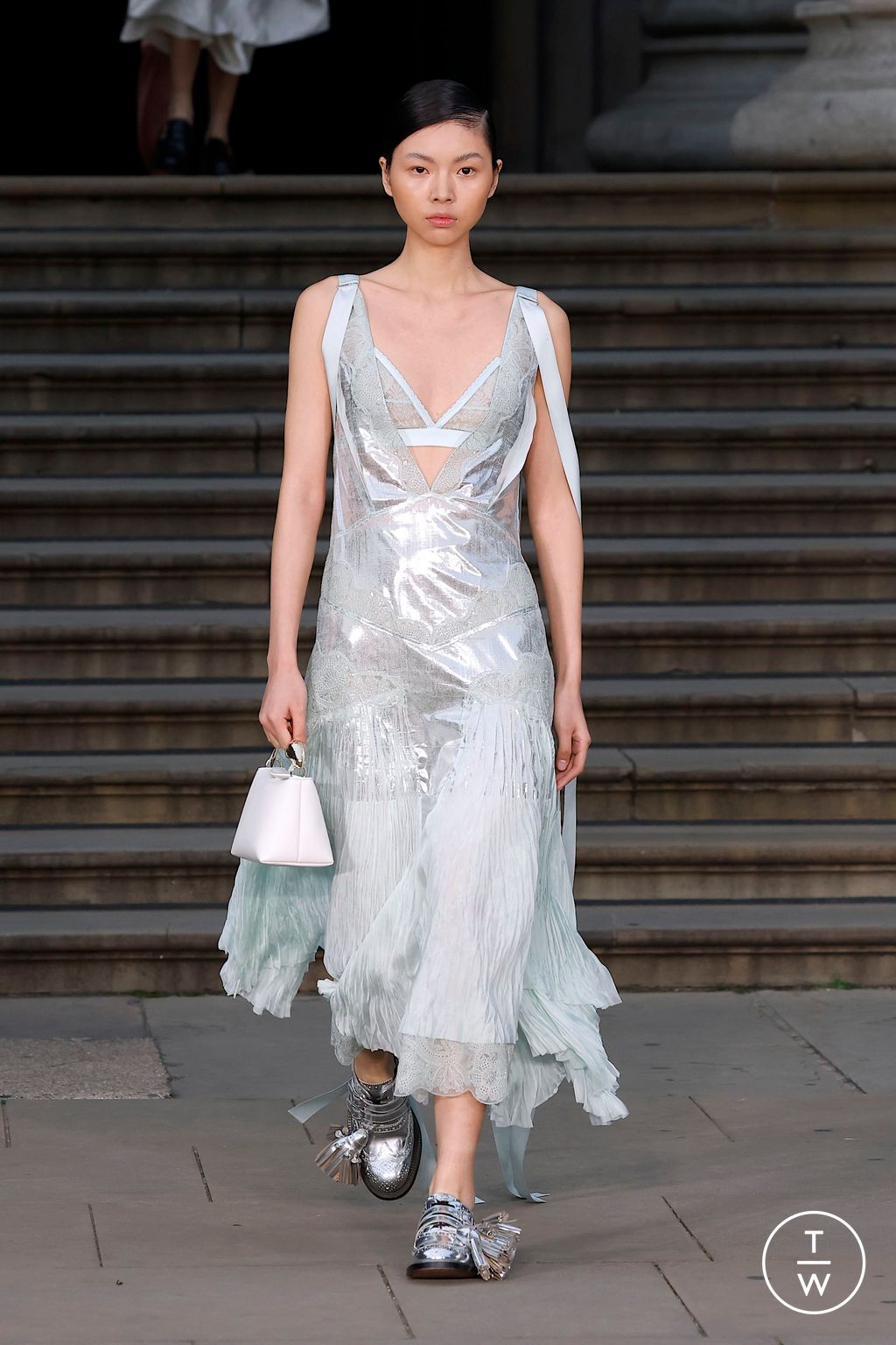 Fashion Week London Spring/Summer 2025 look 11 from the Erdem collection womenswear