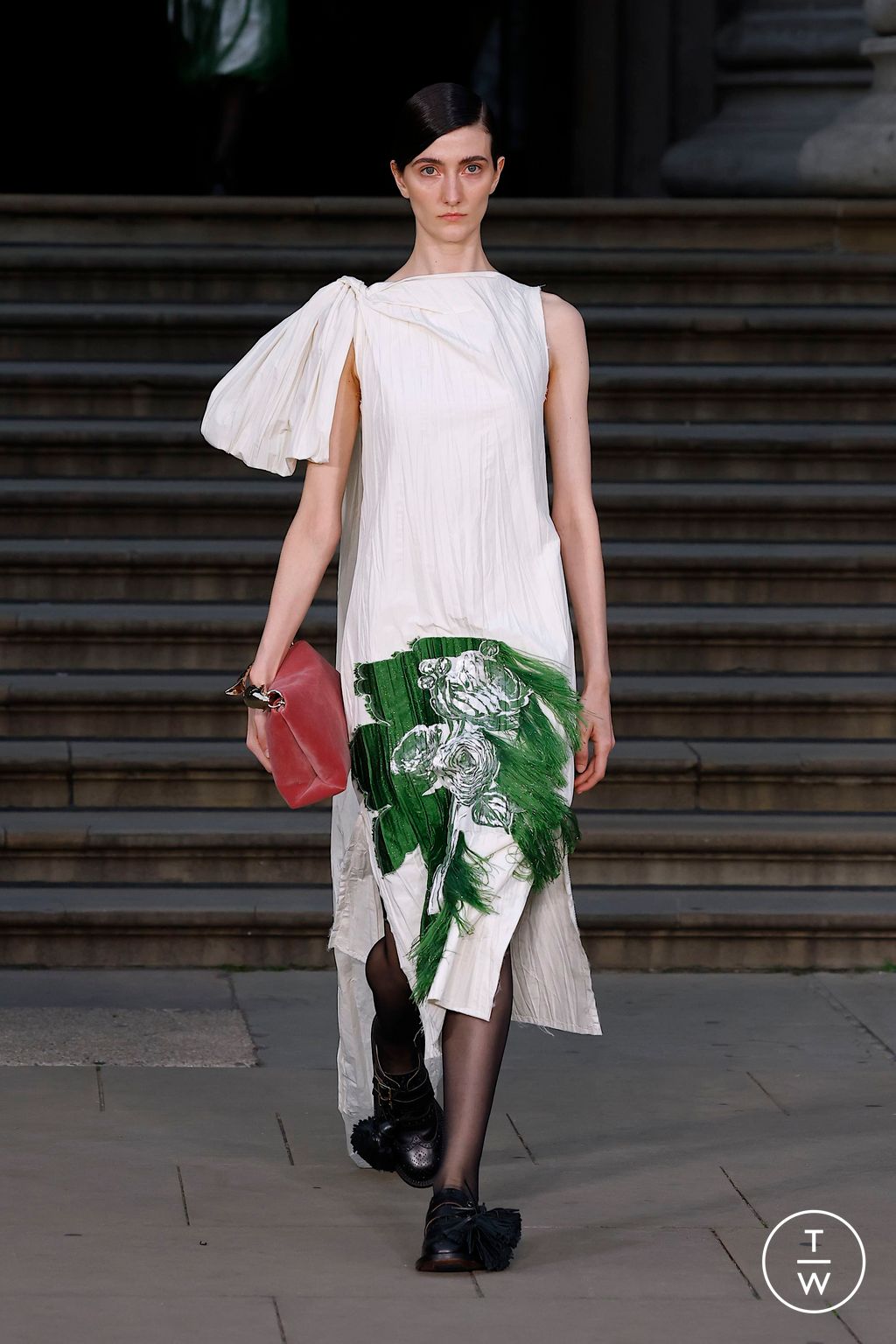 Fashion Week London Spring-Summer 2025 look 26 de la collection Erdem womenswear