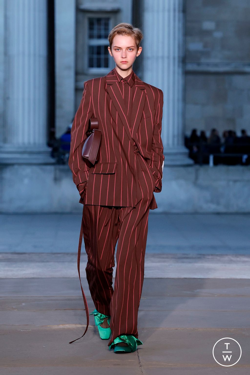 Fashion Week London Spring/Summer 2026 look 23 from the Erdem collection womenswear