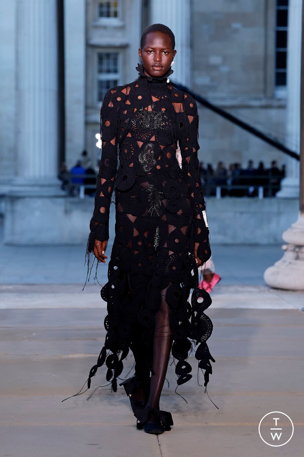 Fashion Week London Spring/Summer 2026 look 37 from the Erdem collection womenswear