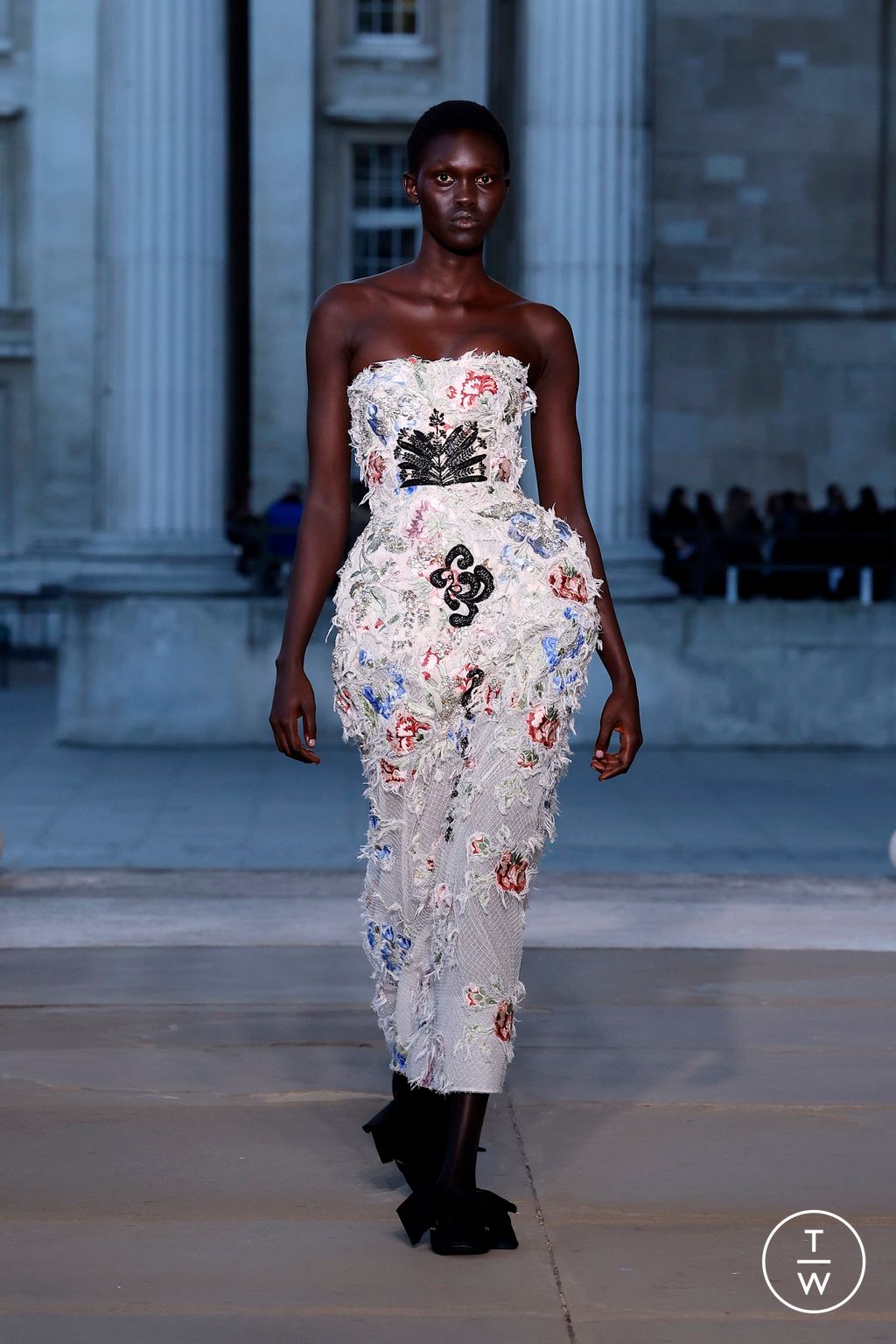 Fashion Week London Spring/Summer 2026 look 42 from the Erdem collection womenswear
