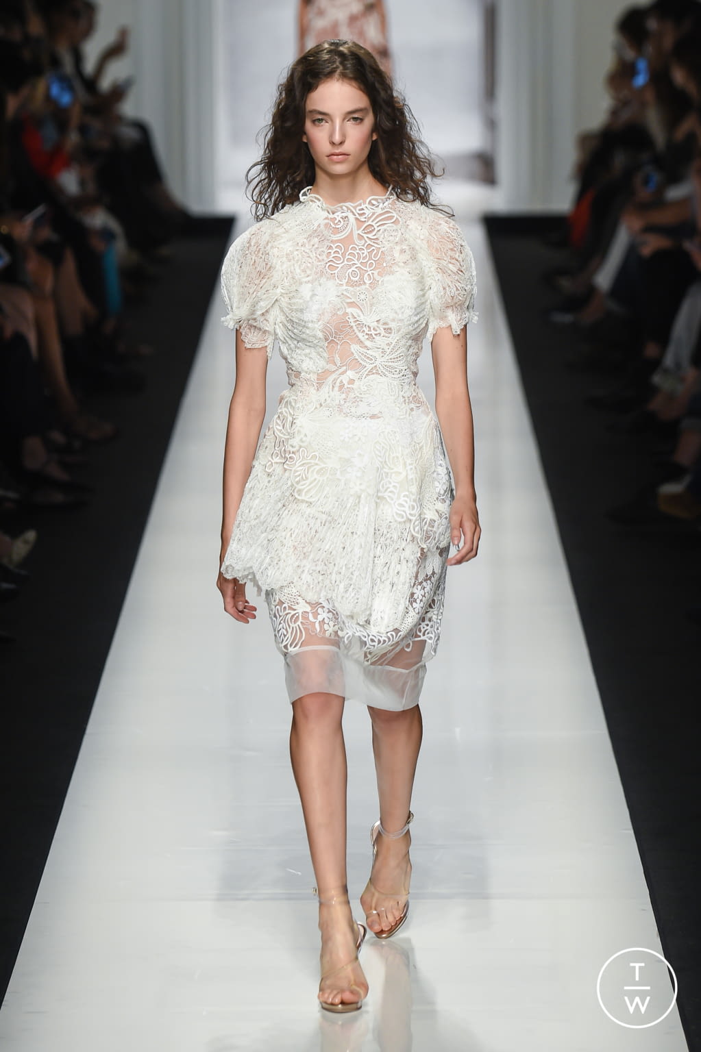Fashion Week Milan Spring/Summer 2017 look 15 from the Ermanno Scervino collection womenswear