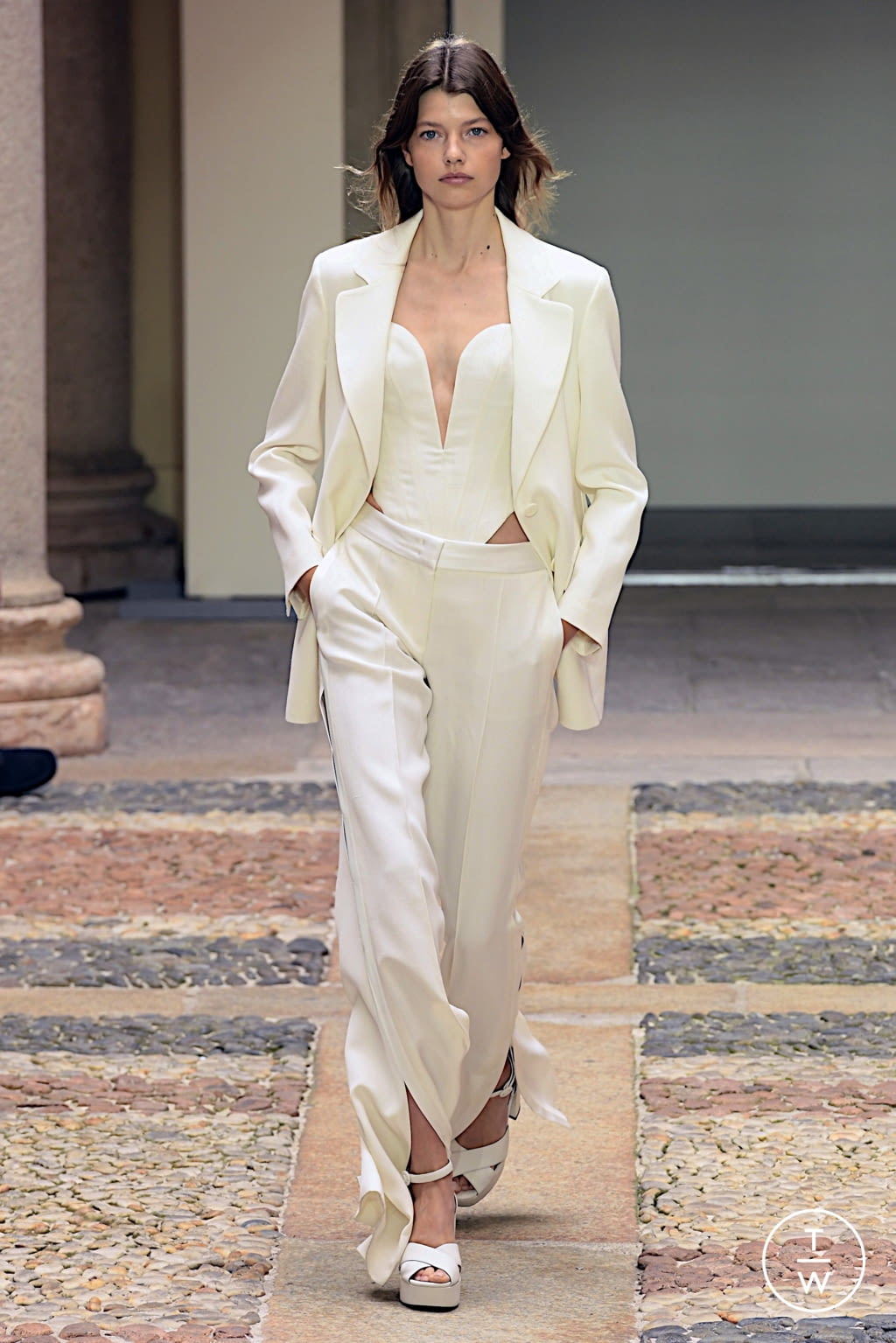 Fashion Week Milan Spring/Summer 2022 look 10 from the Ermanno Scervino collection womenswear