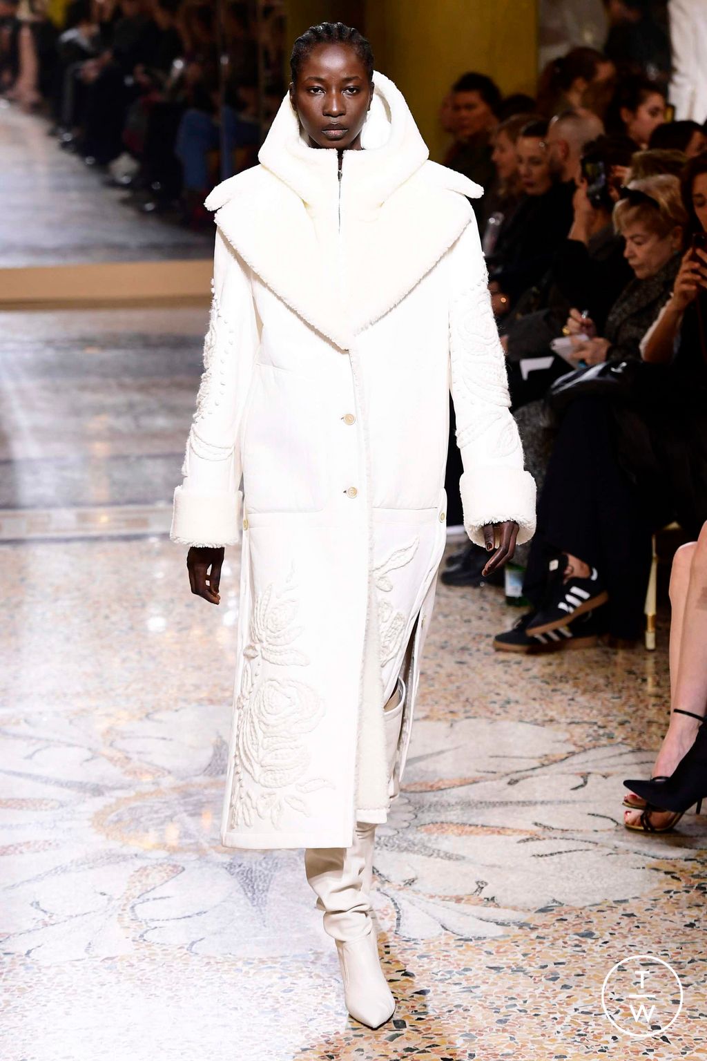 Fashion Week Milan Fall/Winter 2023 look 2 from the Ermanno Scervino collection womenswear