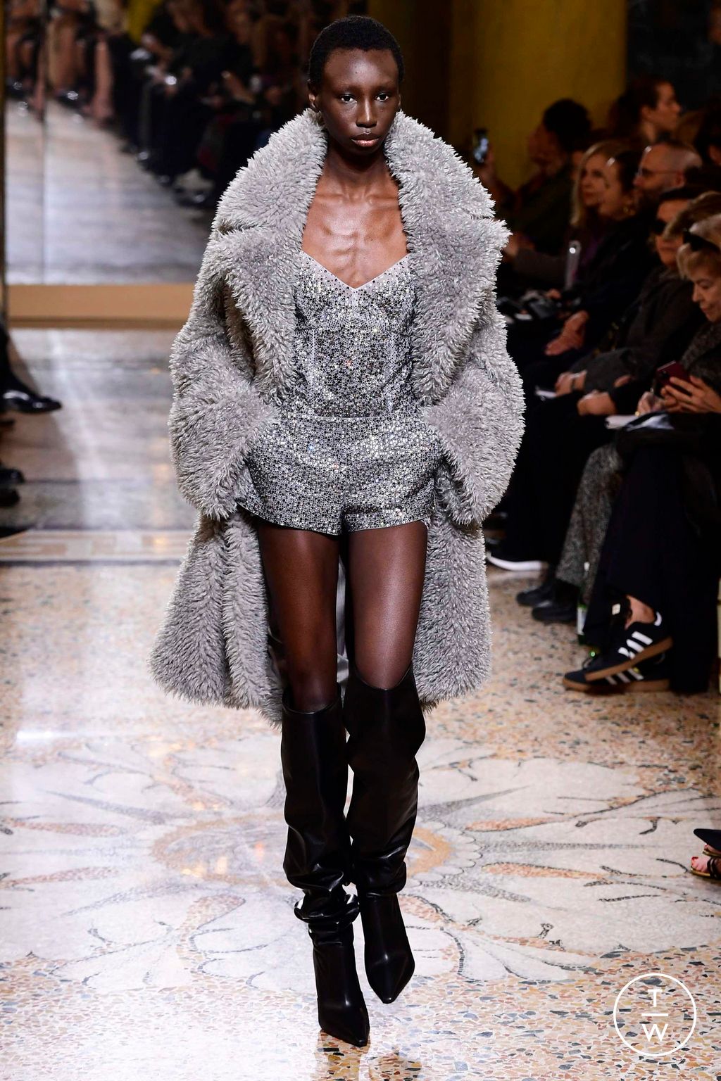 Fashion Week Milan Fall/Winter 2023 look 14 from the Ermanno Scervino collection womenswear