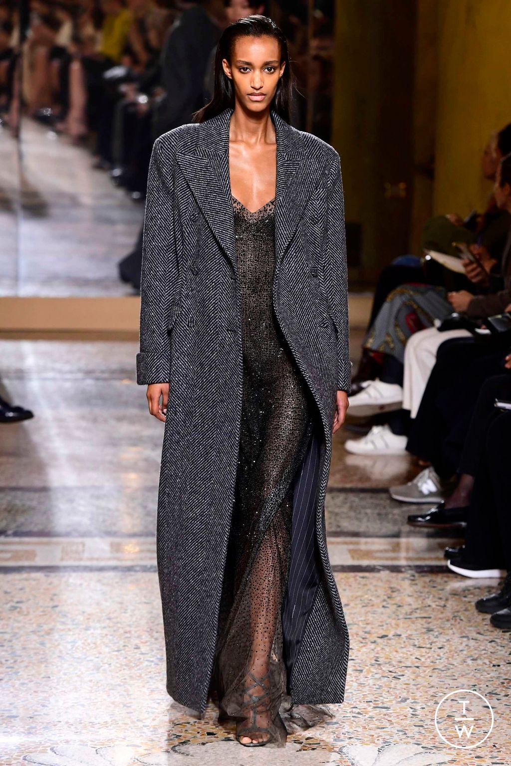 Fashion Week Milan Fall/Winter 2023 look 15 from the Ermanno Scervino collection 女装