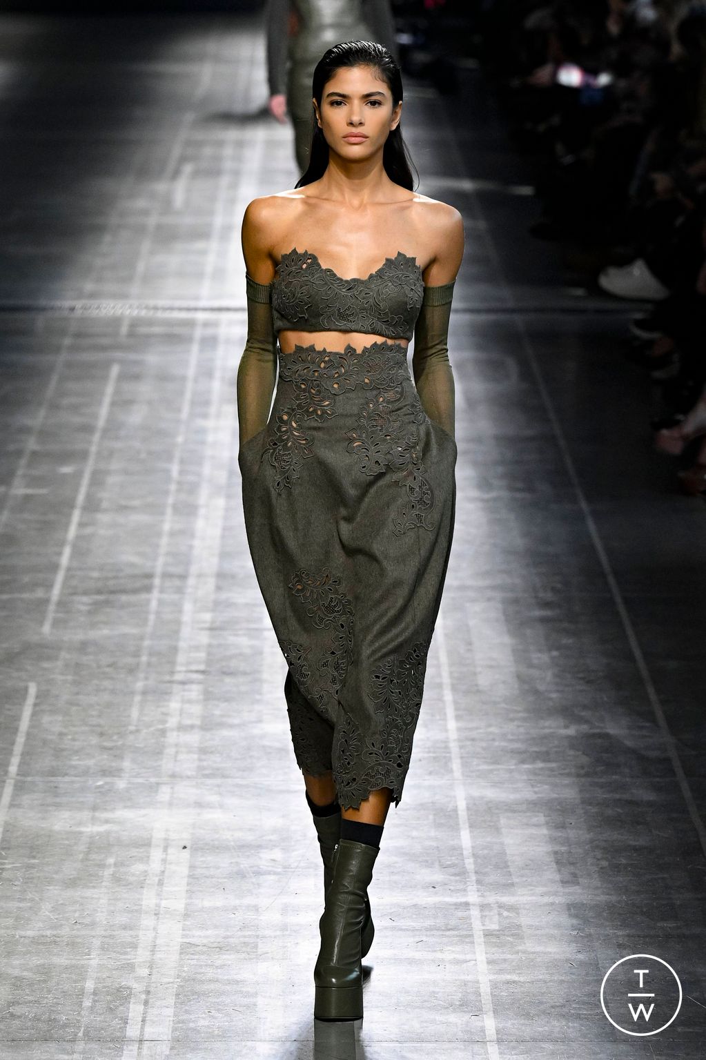 Fashion Week Milan Fall/Winter 2024 look 14 de la collection Ermanno Scervino womenswear