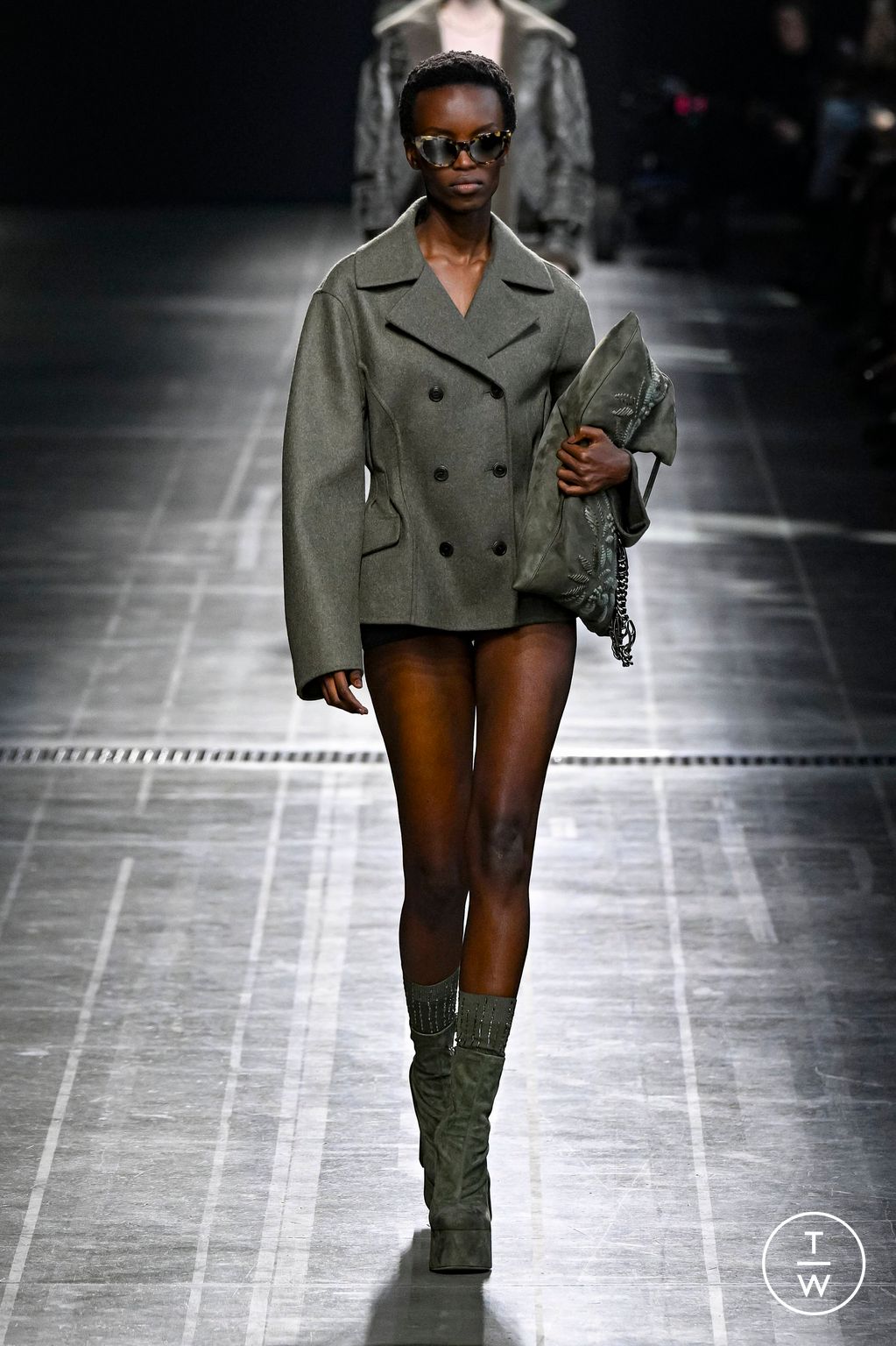 Fashion Week Milan Fall/Winter 2024 look 16 from the Ermanno Scervino collection 女装
