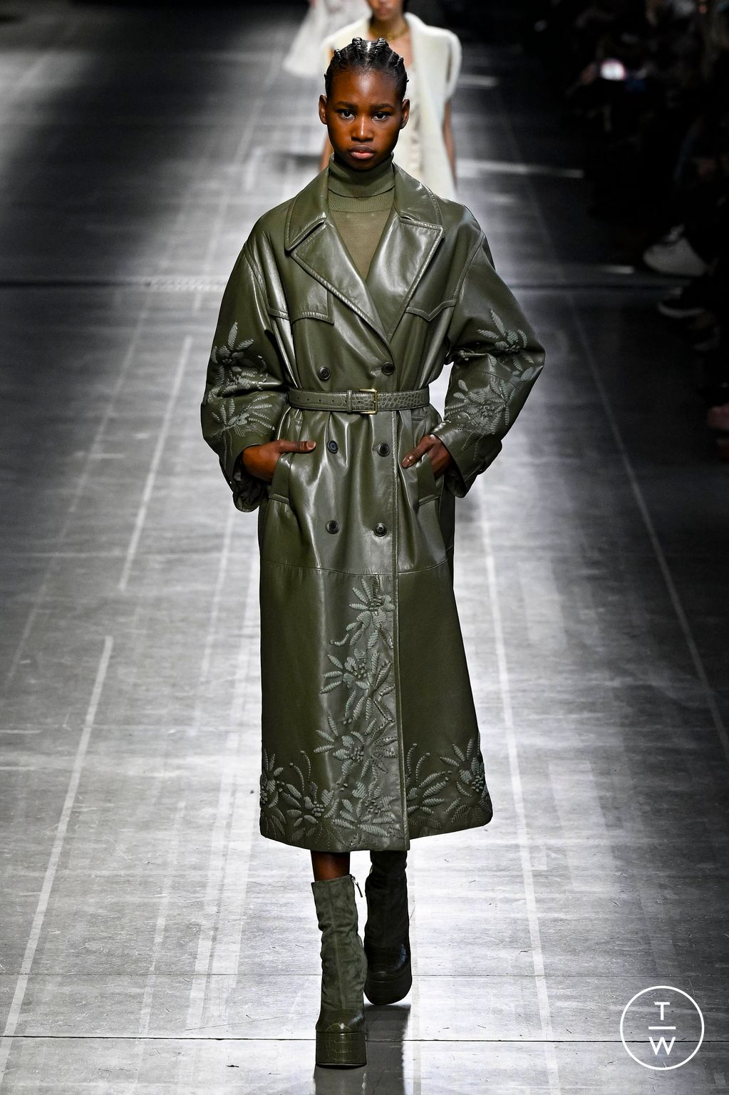 Fashion Week Milan Fall/Winter 2024 look 18 de la collection Ermanno Scervino womenswear