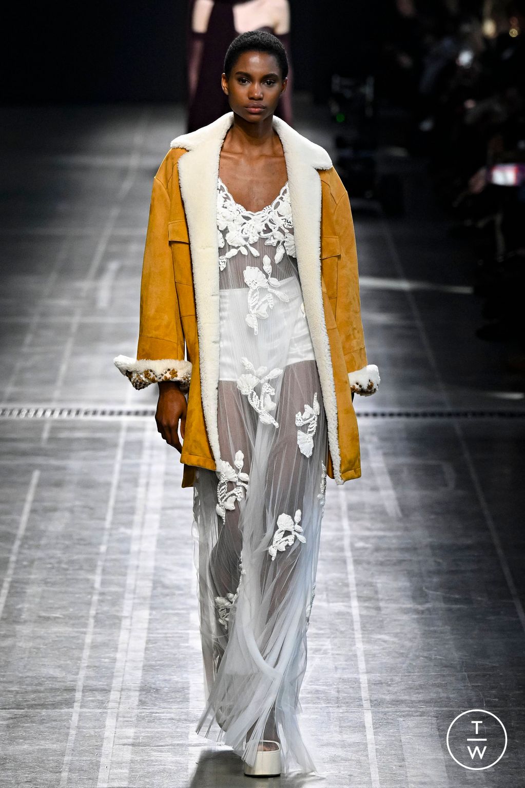 Fashion Week Milan Fall/Winter 2024 look 21 from the Ermanno Scervino collection 女装