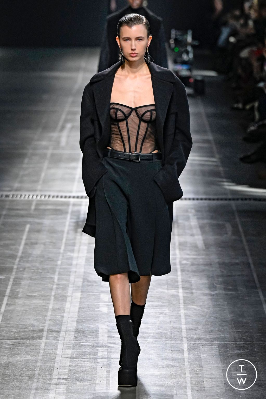 Fashion Week Milan Fall/Winter 2024 look 40 from the Ermanno Scervino collection 女装