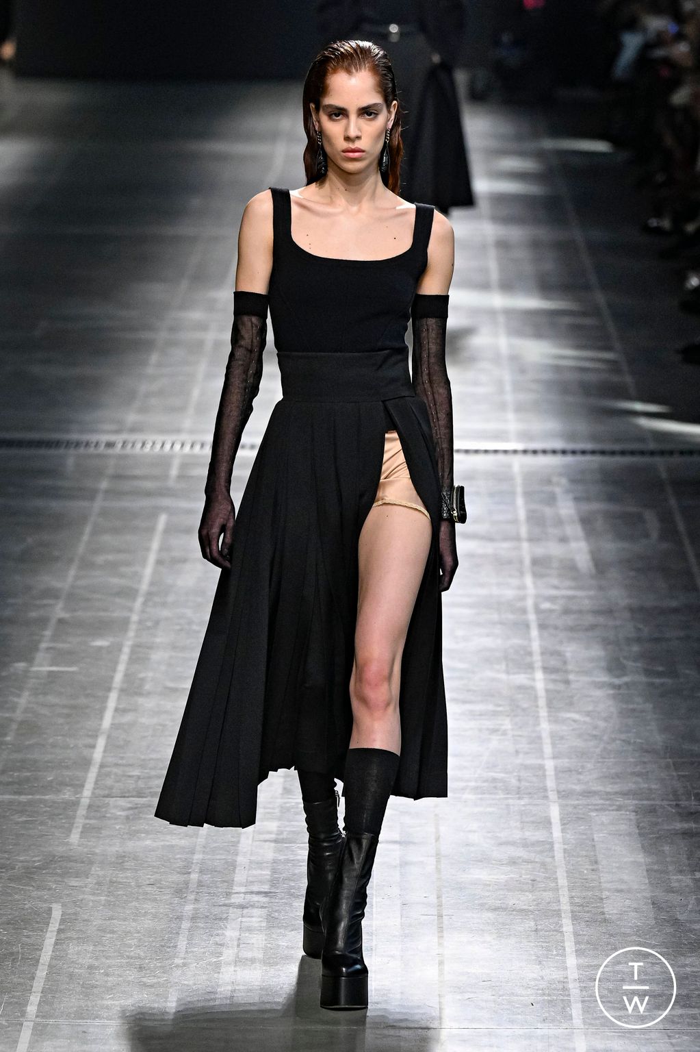 Fashion Week Milan Fall/Winter 2024 look 42 from the Ermanno Scervino collection 女装