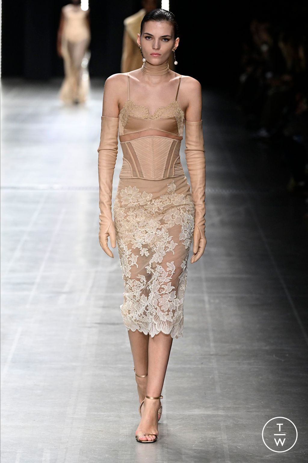 Fashion Week Milan Fall/Winter 2025 look 6 de la collection Ermanno Scervino womenswear