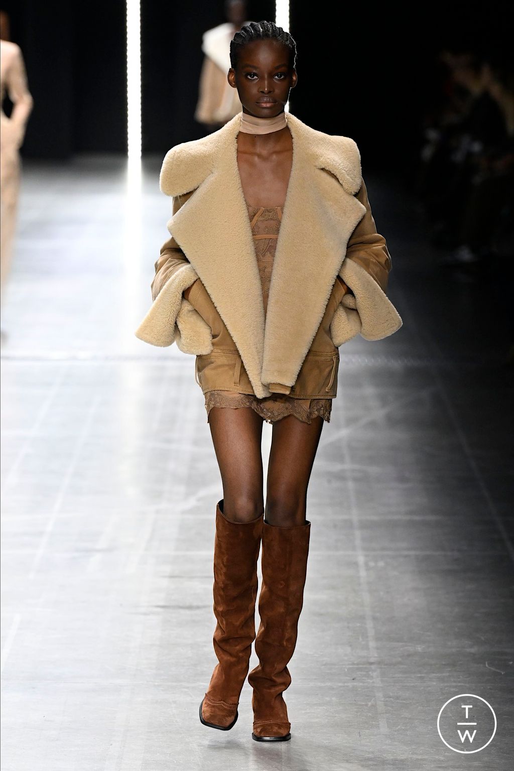 Fashion Week Milan Fall/Winter 2025 look 10 de la collection Ermanno Scervino womenswear