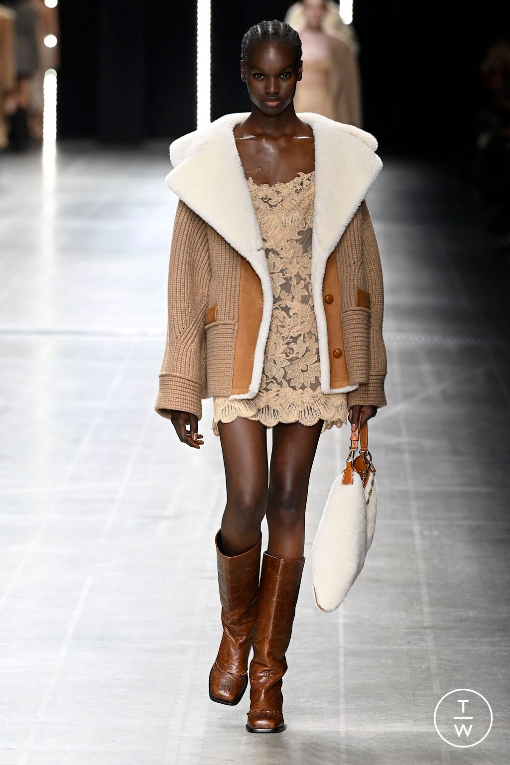 Fashion Week Milan Fall/Winter 2025 look 12 de la collection Ermanno Scervino womenswear