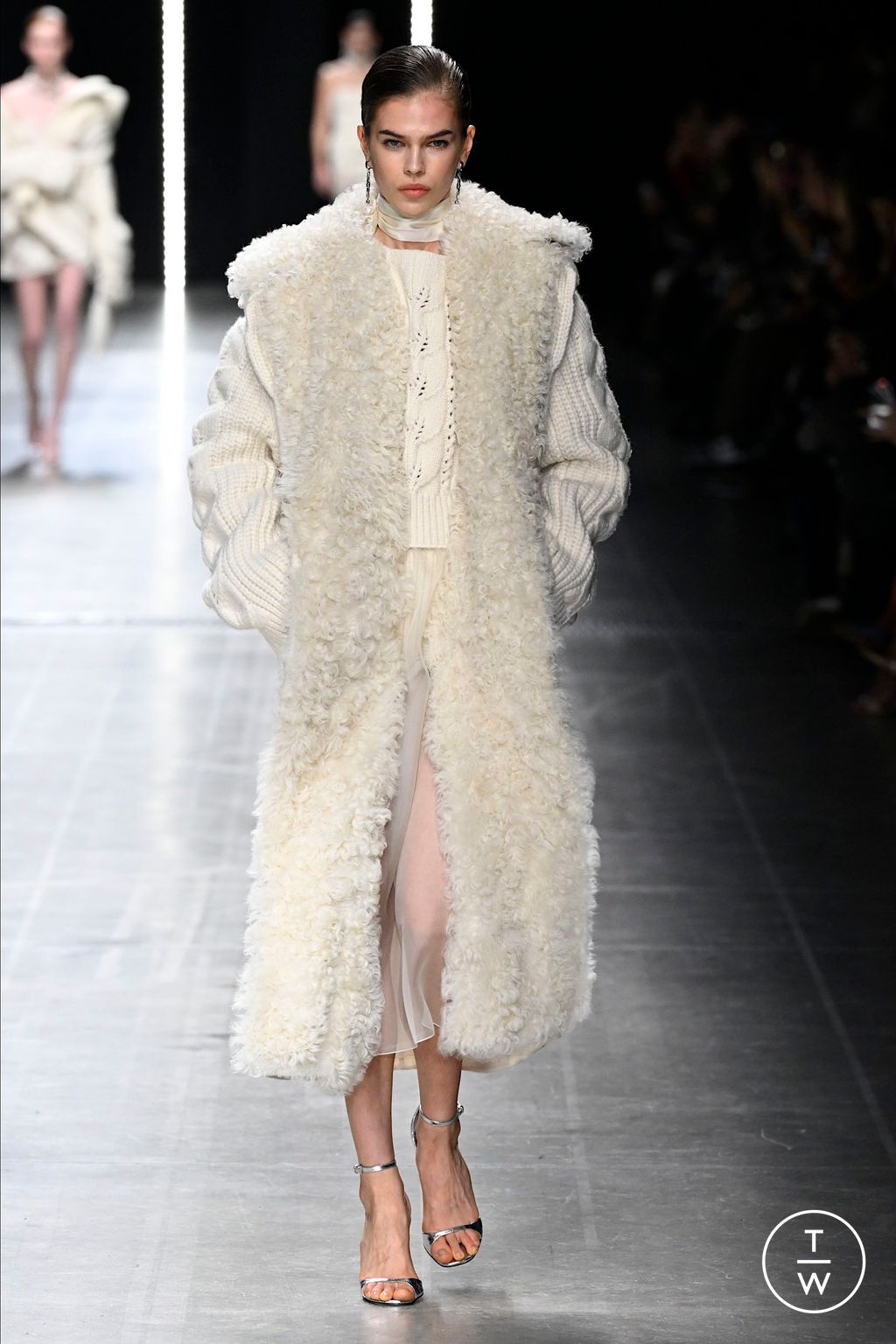 Fashion Week Milan Fall/Winter 2025 look 18 from the Ermanno Scervino collection womenswear