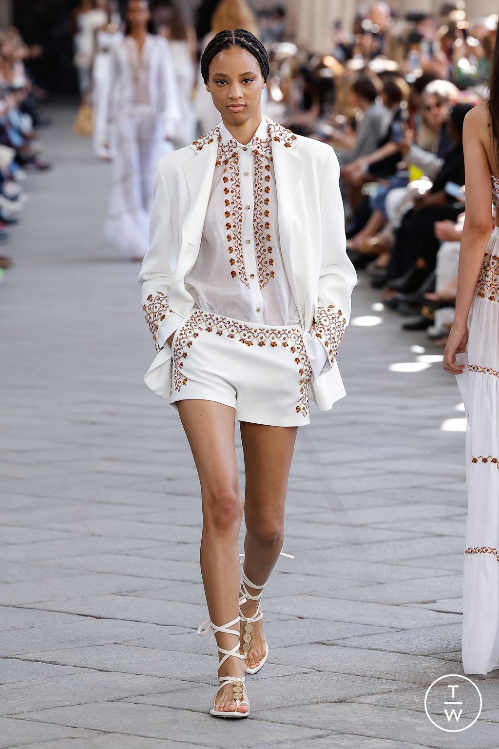Fashion Week Milan Spring/Summer 2024 look 5 from the Ermanno Scervino collection 女装
