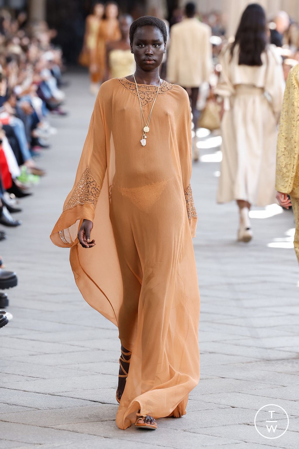 Fashion Week Milan Spring/Summer 2024 look 29 de la collection Ermanno Scervino womenswear