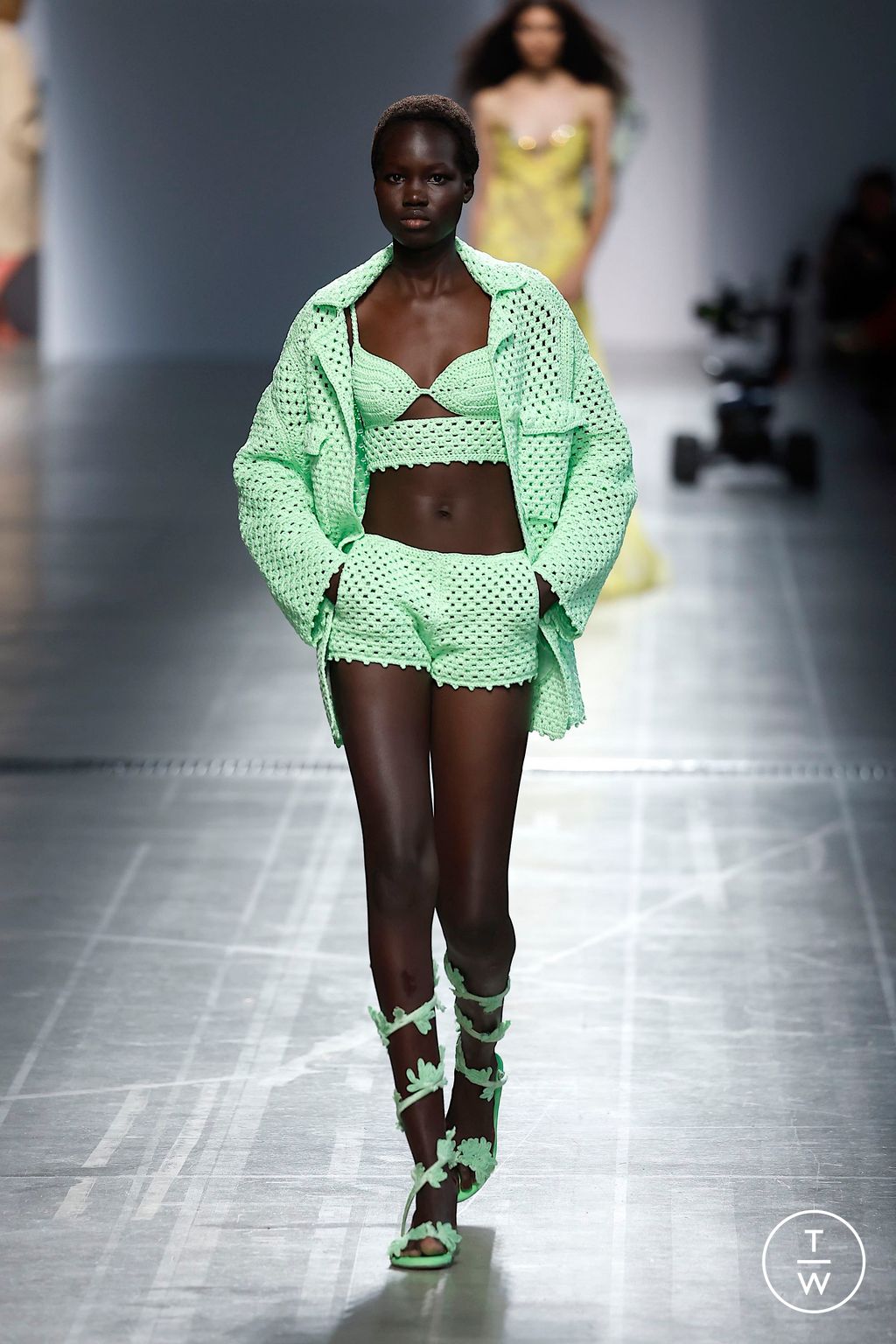 Fashion Week Milan Spring-Summer 2025 look 26 from the Ermanno Scervino collection 女装
