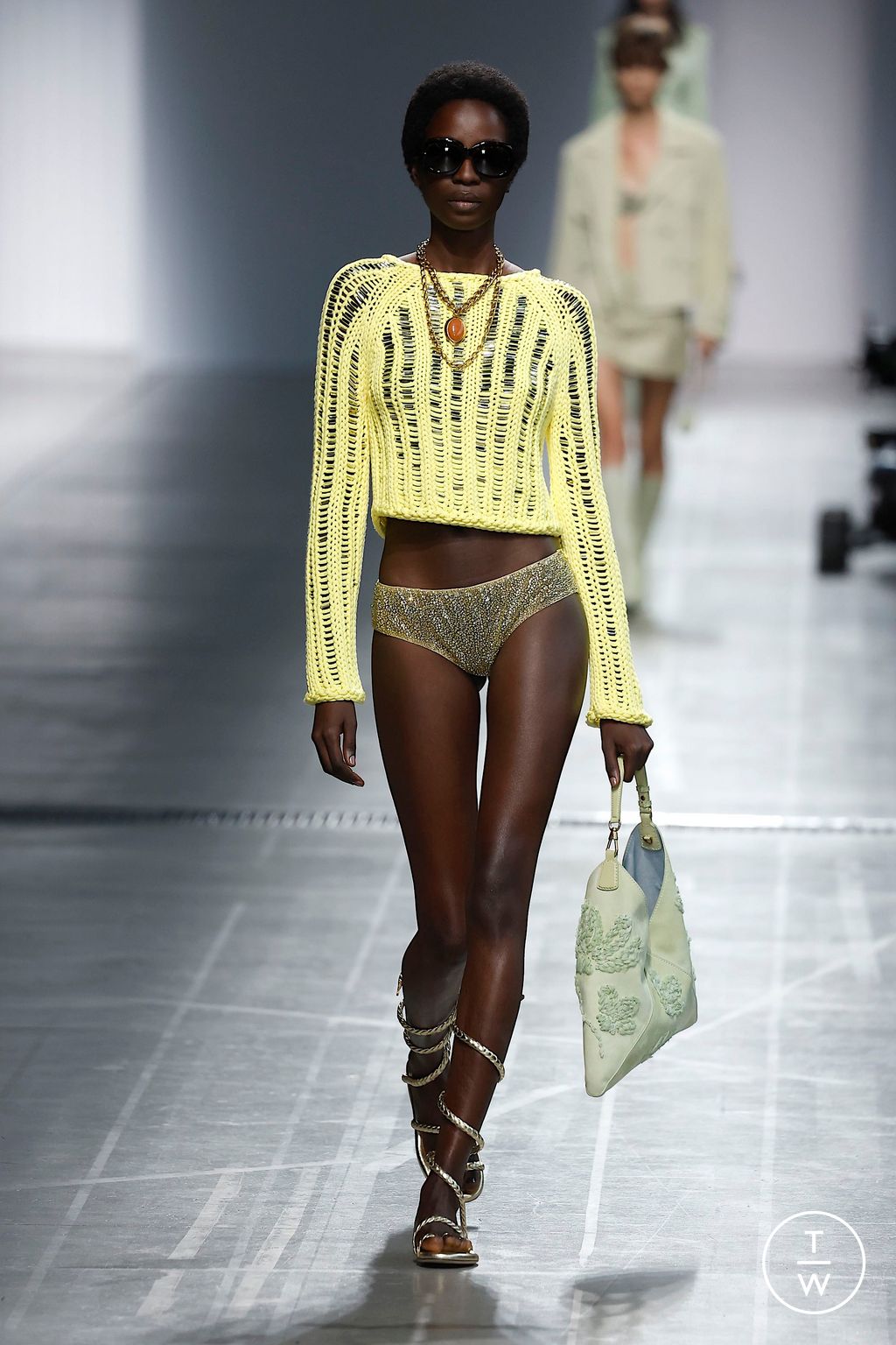 Fashion Week Milan Spring/Summer 2025 look 29 from the Ermanno Scervino collection womenswear
