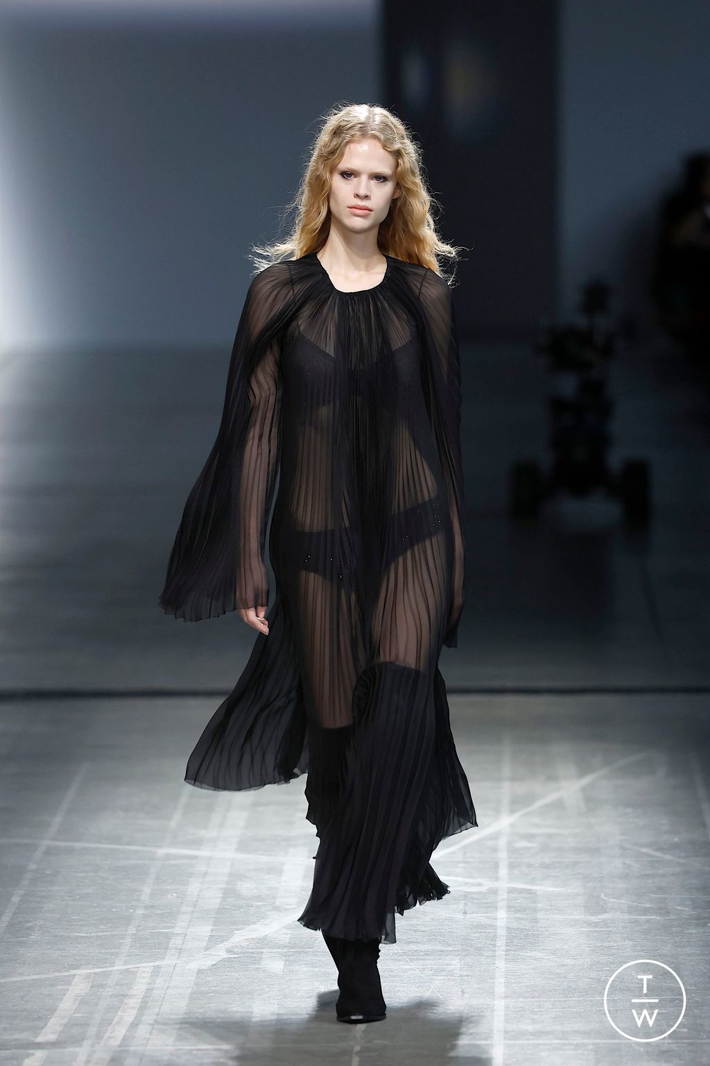 Fashion Week Milan Spring/Summer 2025 look 52 from the Ermanno Scervino collection womenswear