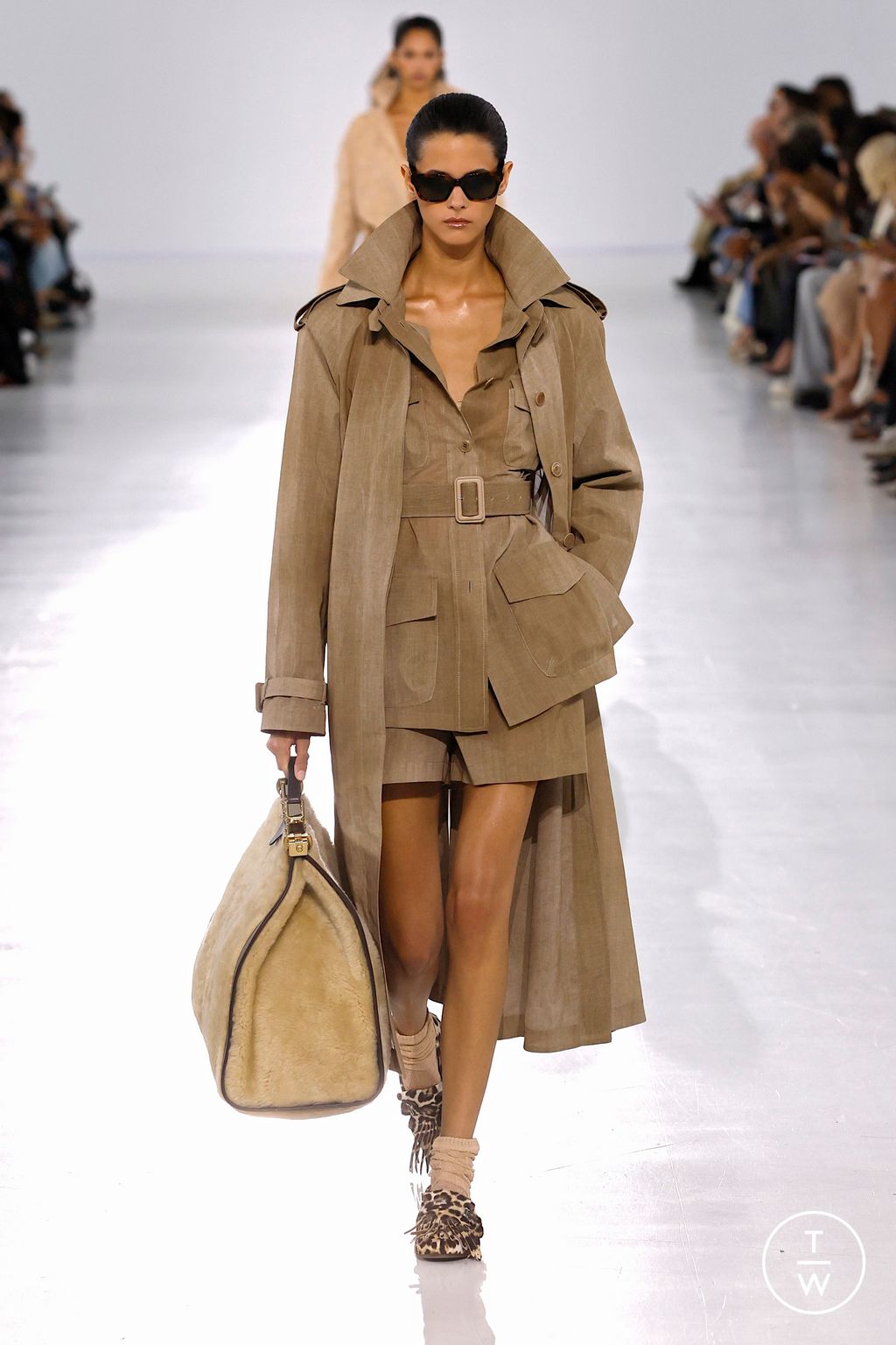 Fashion Week Milan Spring/Summer 2026 look 38 from the Ermanno Scervino collection 女装