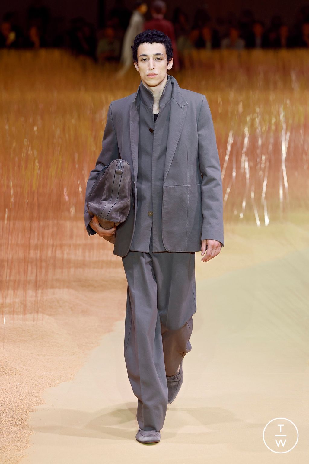 Fashion Week Milan Spring/Summer 2025 look 14 from the ZEGNA collection menswear