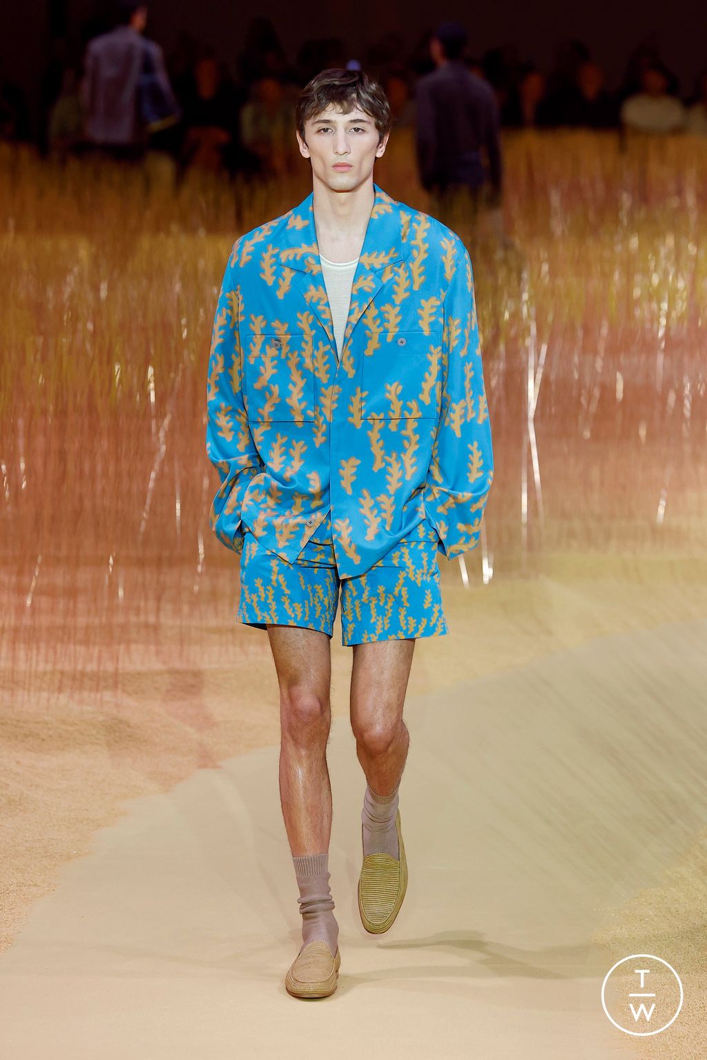 Fashion Week Milan Spring/Summer 2025 look 21 from the ZEGNA collection menswear