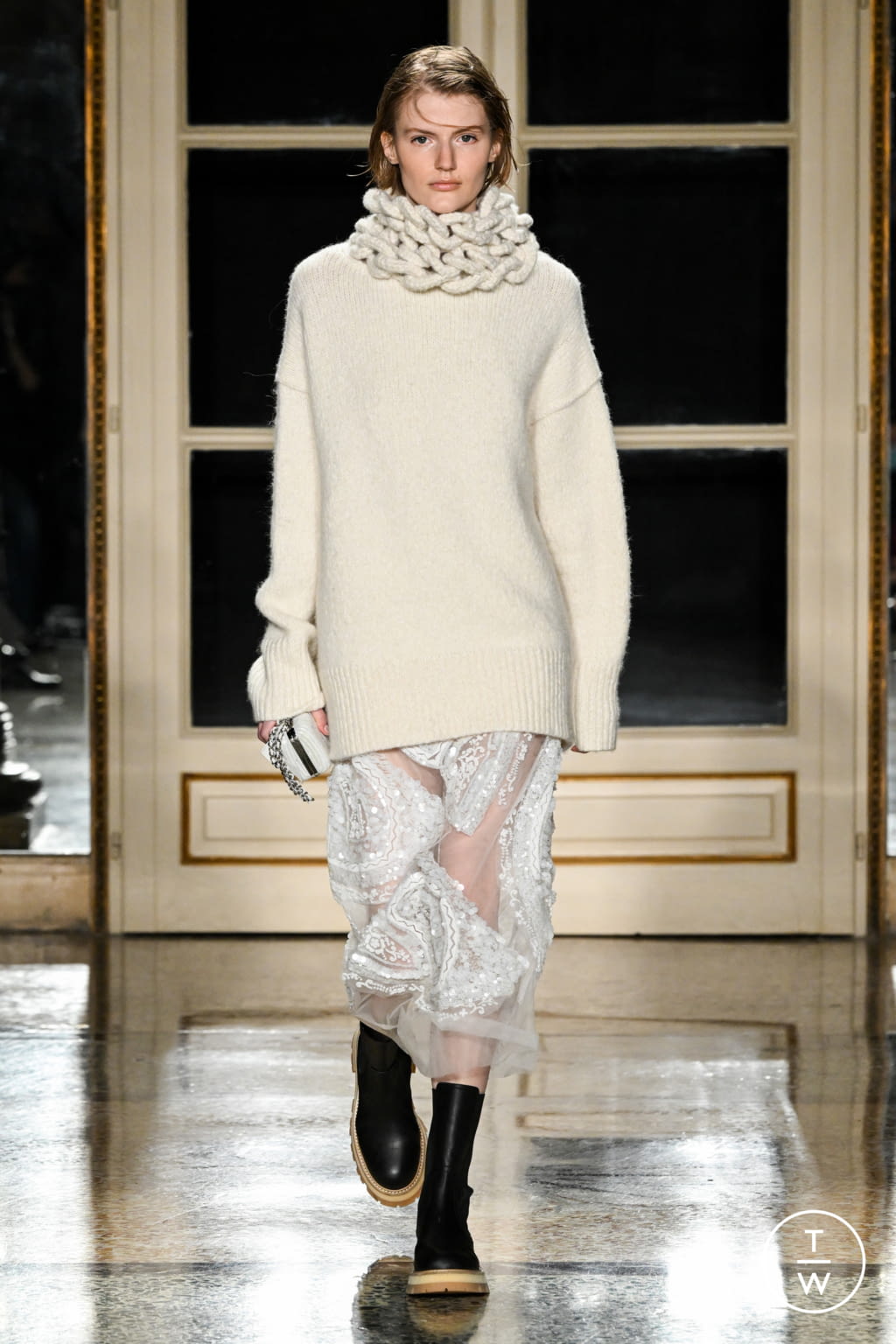 Fashion Week Milan Fall/Winter 2022 look 3 from the Ermanno Scervino collection 女装