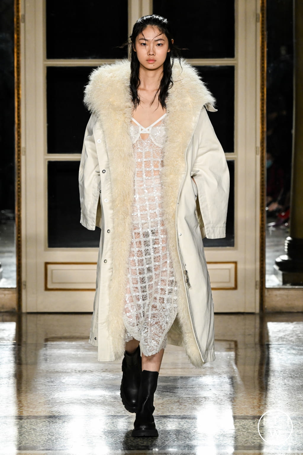Fashion Week Milan Fall/Winter 2022 look 5 from the Ermanno Scervino collection 女装