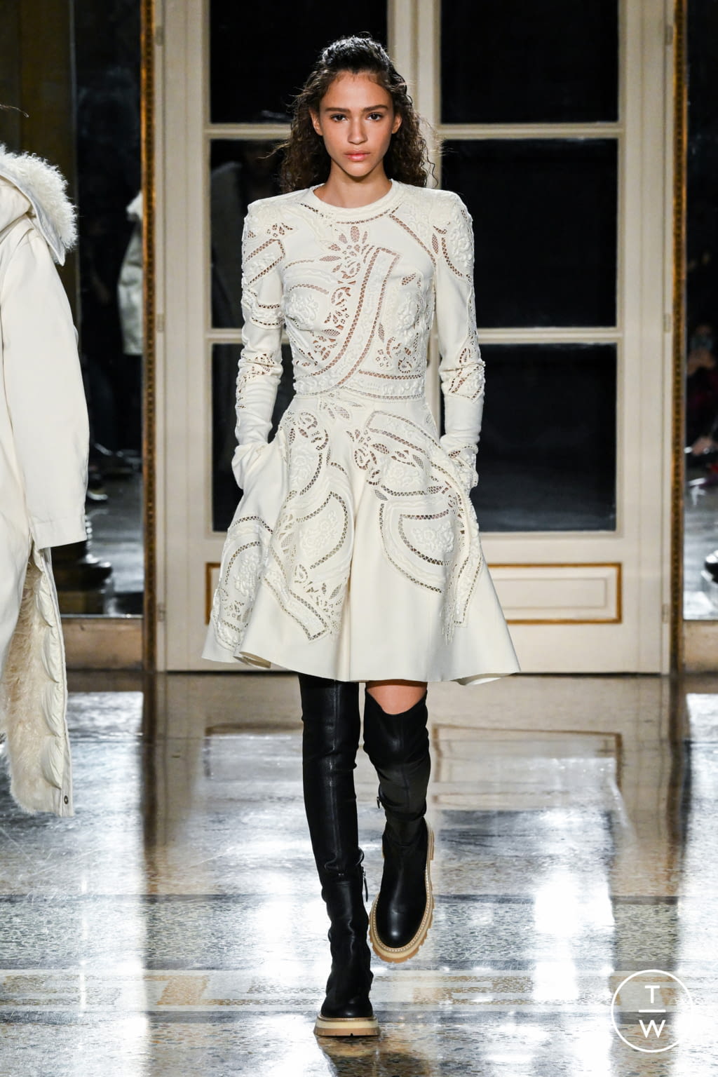 Fashion Week Milan Fall/Winter 2022 look 9 from the Ermanno Scervino collection womenswear