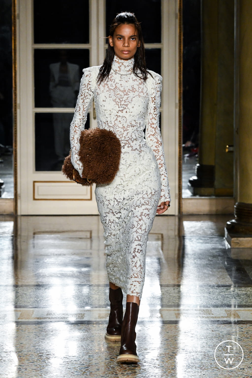 Fashion Week Milan Fall/Winter 2022 look 12 from the Ermanno Scervino collection womenswear
